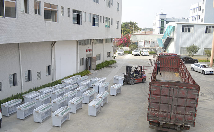 灌膠機.jpg 灌膠機.jpg